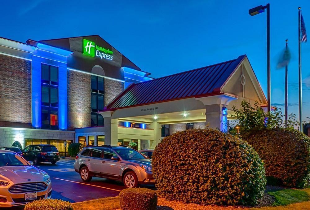 Holiday Inn Express Crestwood By Ihg מראה חיצוני תמונה
