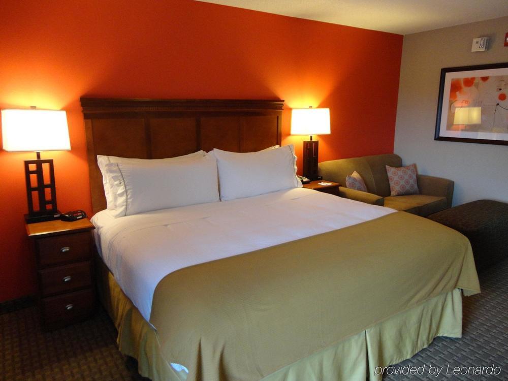 Holiday Inn Express Crestwood By Ihg מראה חיצוני תמונה
