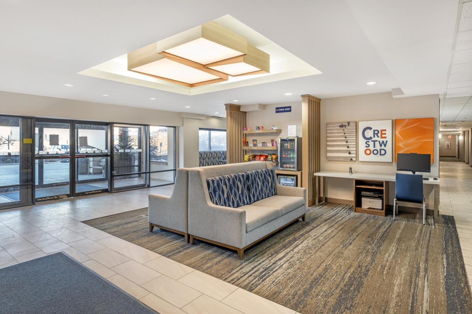 Holiday Inn Express Crestwood By Ihg מראה חיצוני תמונה