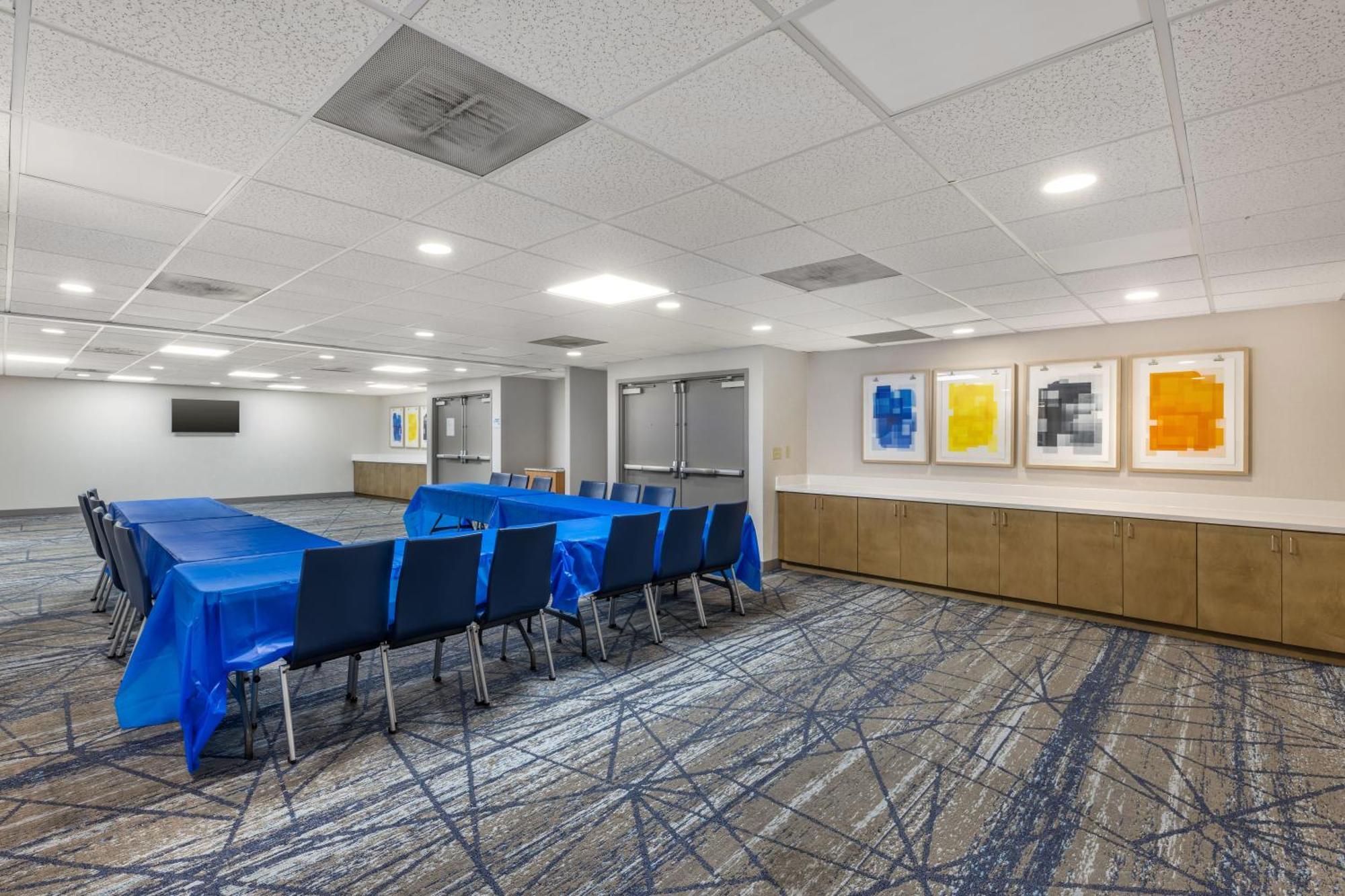 Holiday Inn Express Crestwood By Ihg מראה חיצוני תמונה