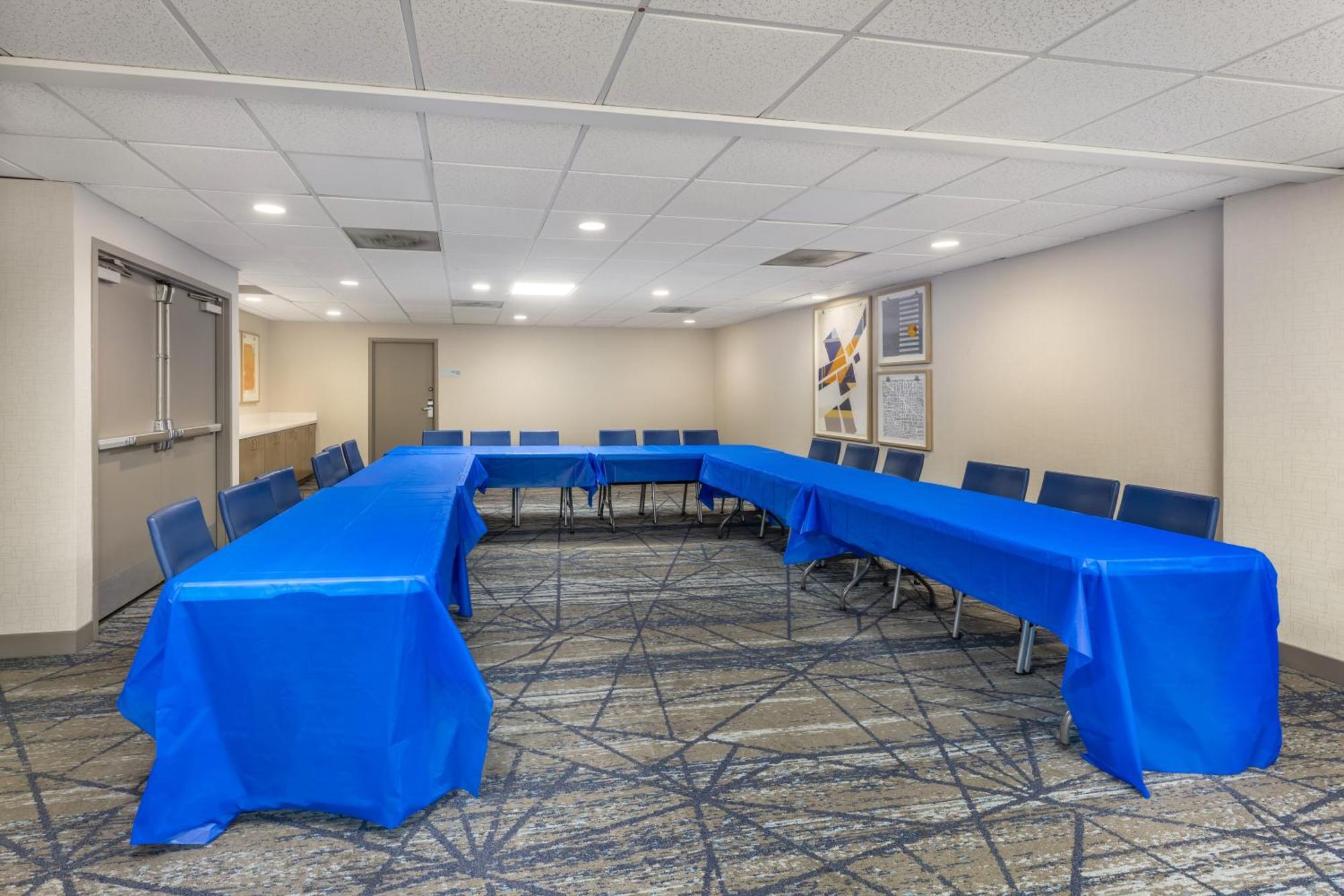 Holiday Inn Express Crestwood By Ihg מראה חיצוני תמונה