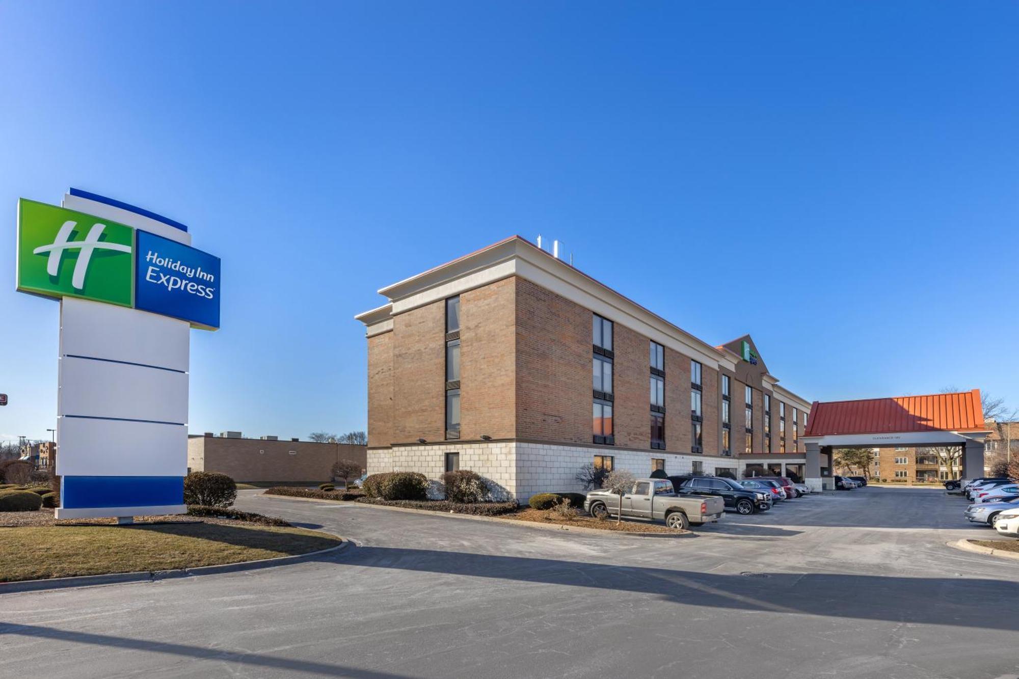 Holiday Inn Express Crestwood By Ihg מראה חיצוני תמונה