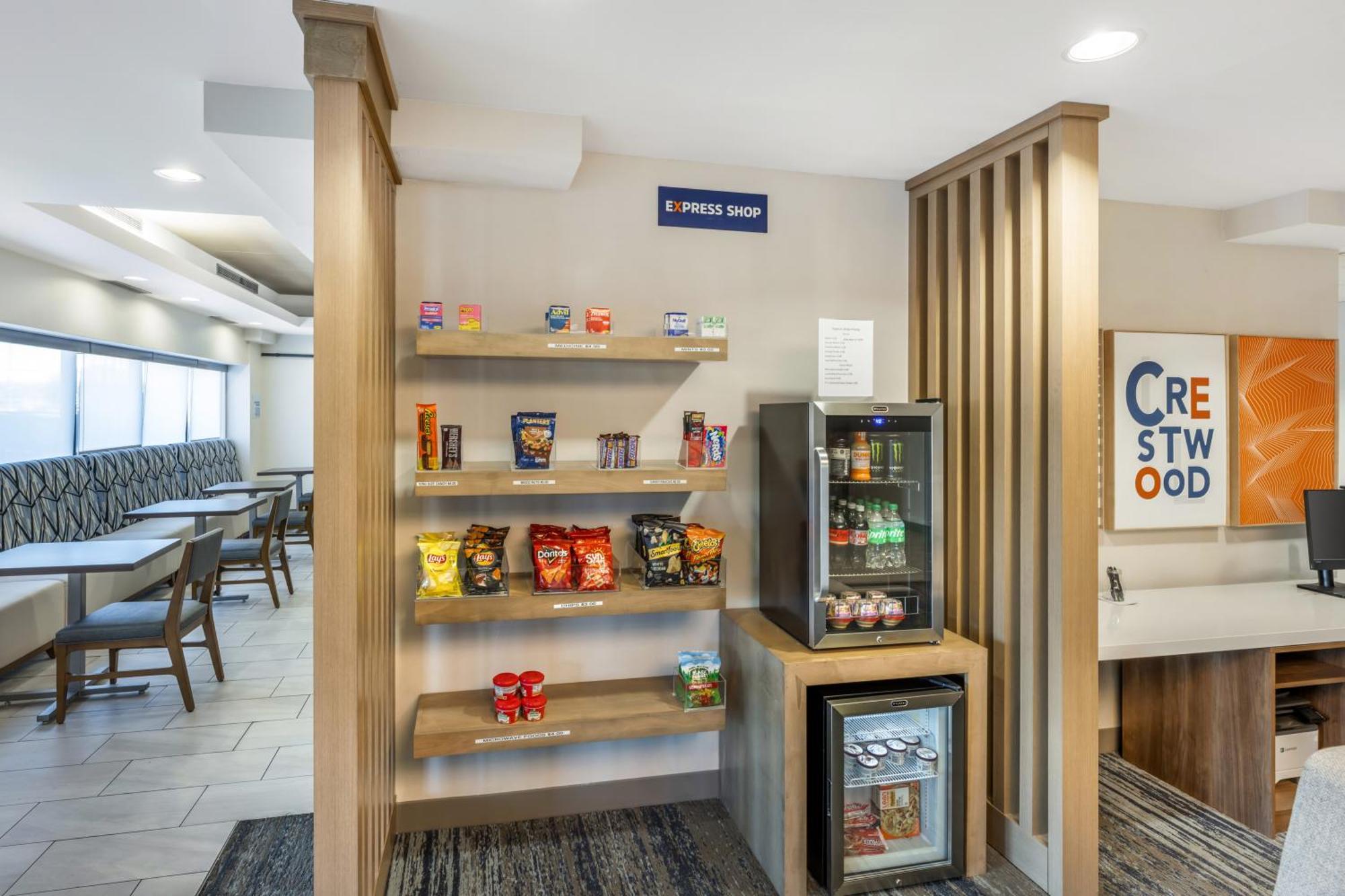 Holiday Inn Express Crestwood By Ihg מראה חיצוני תמונה