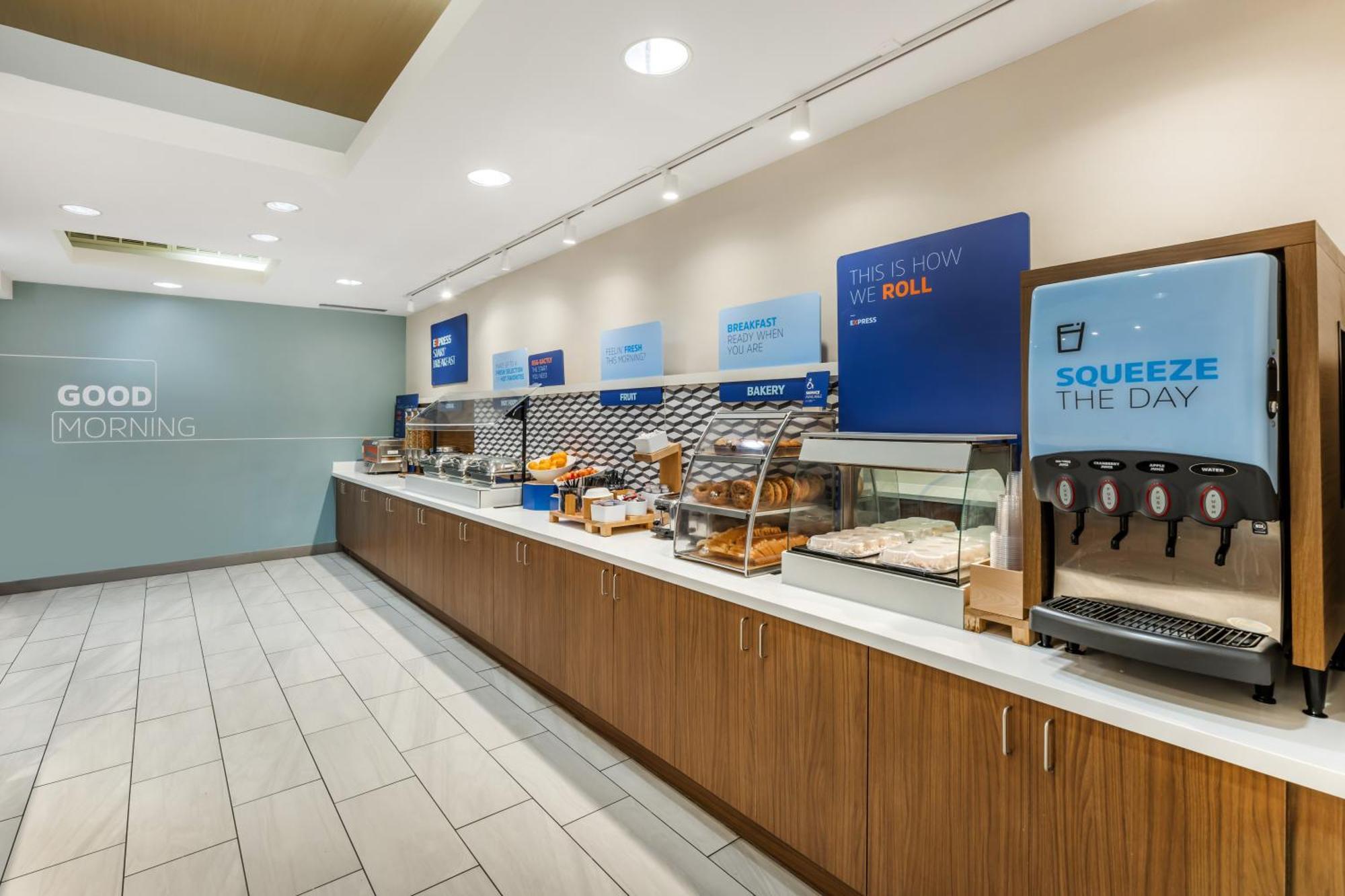 Holiday Inn Express Crestwood By Ihg מראה חיצוני תמונה