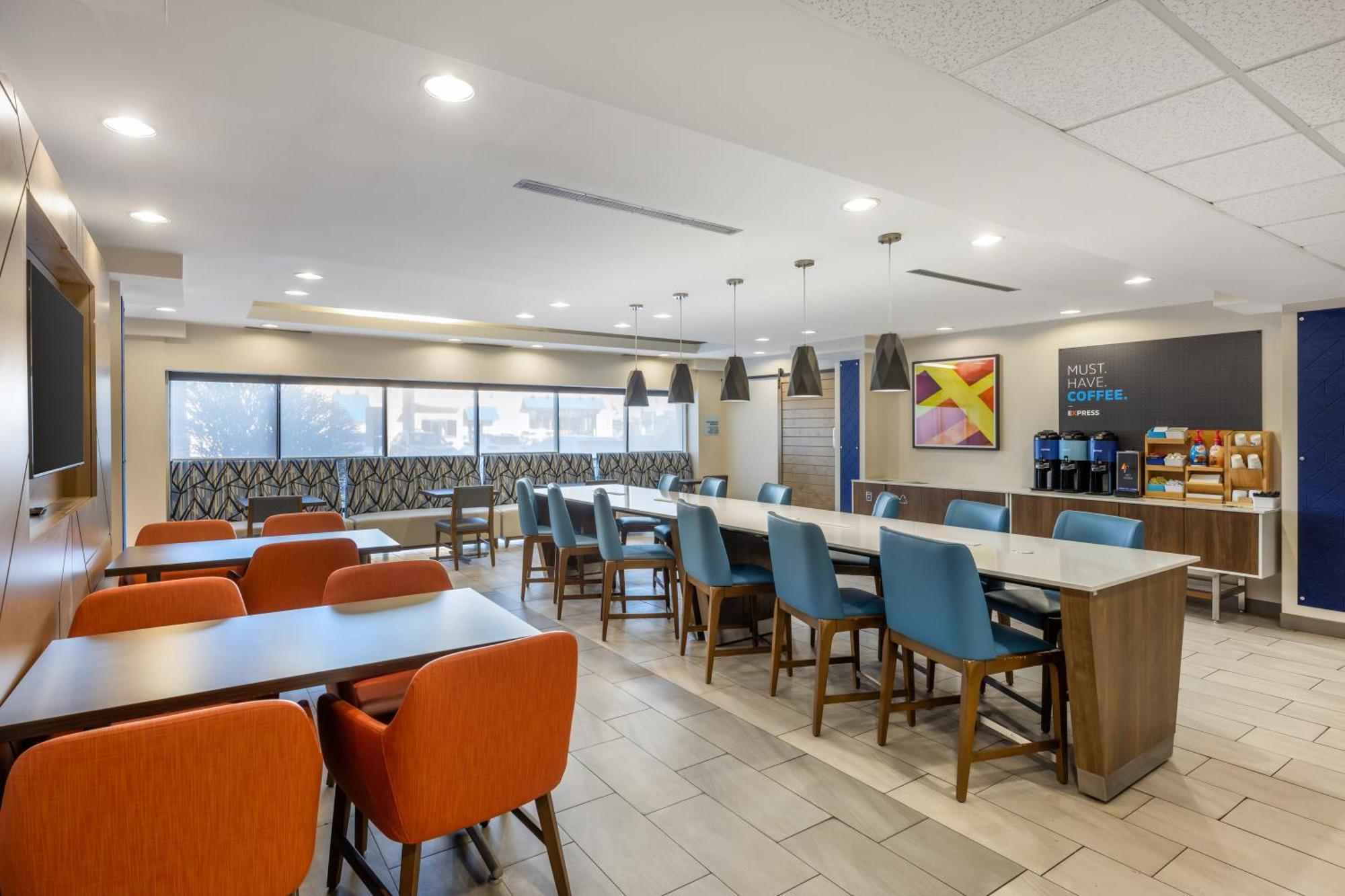 Holiday Inn Express Crestwood By Ihg מראה חיצוני תמונה