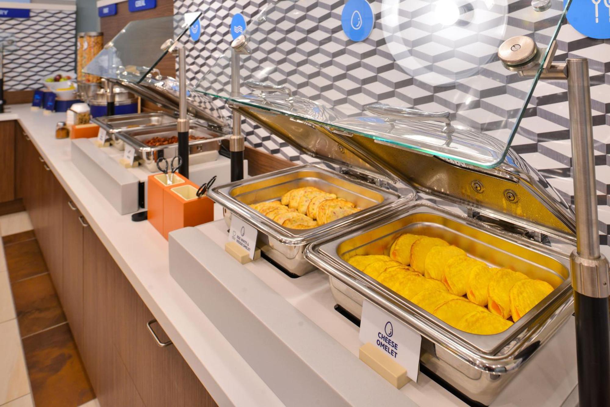 Holiday Inn Express Crestwood By Ihg מראה חיצוני תמונה