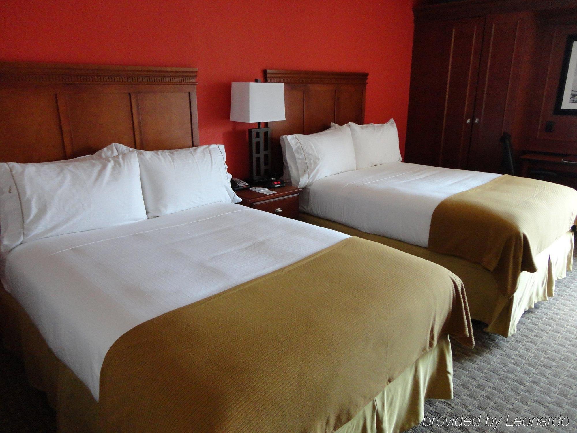 Holiday Inn Express Crestwood By Ihg מראה חיצוני תמונה