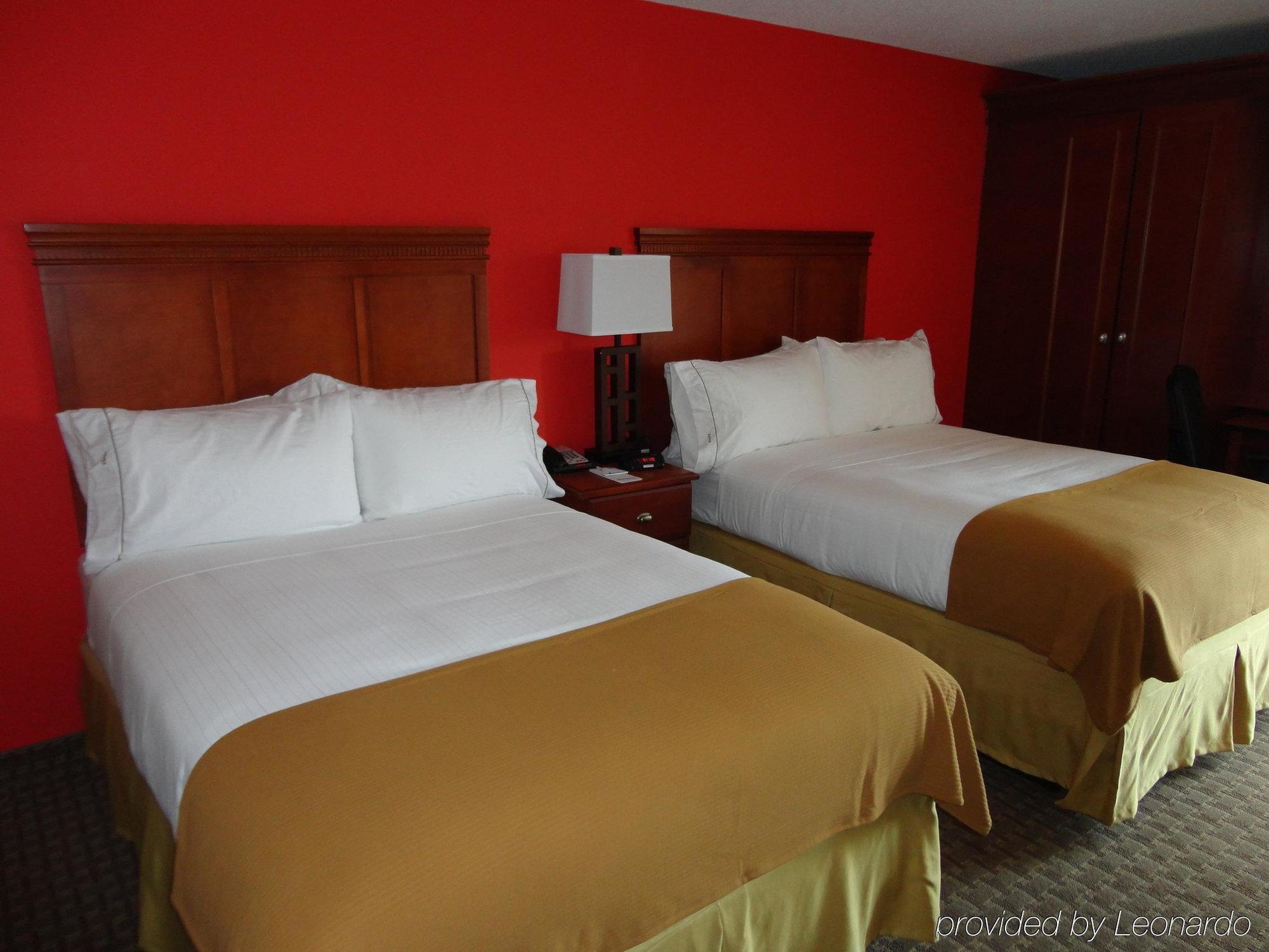Holiday Inn Express Crestwood By Ihg מראה חיצוני תמונה